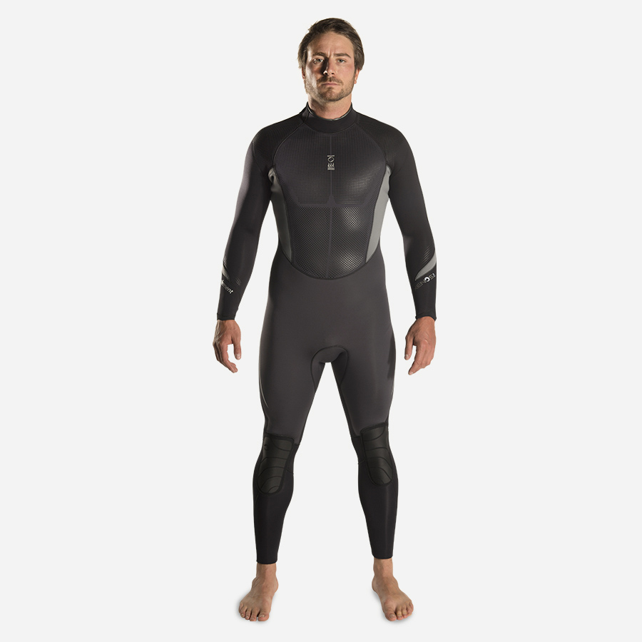 Male wearing Xenos wetsuit by Fourth Element